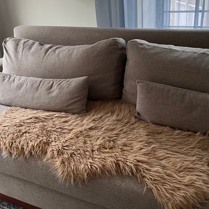 Halden fur- wavy fur, floor and couch rug