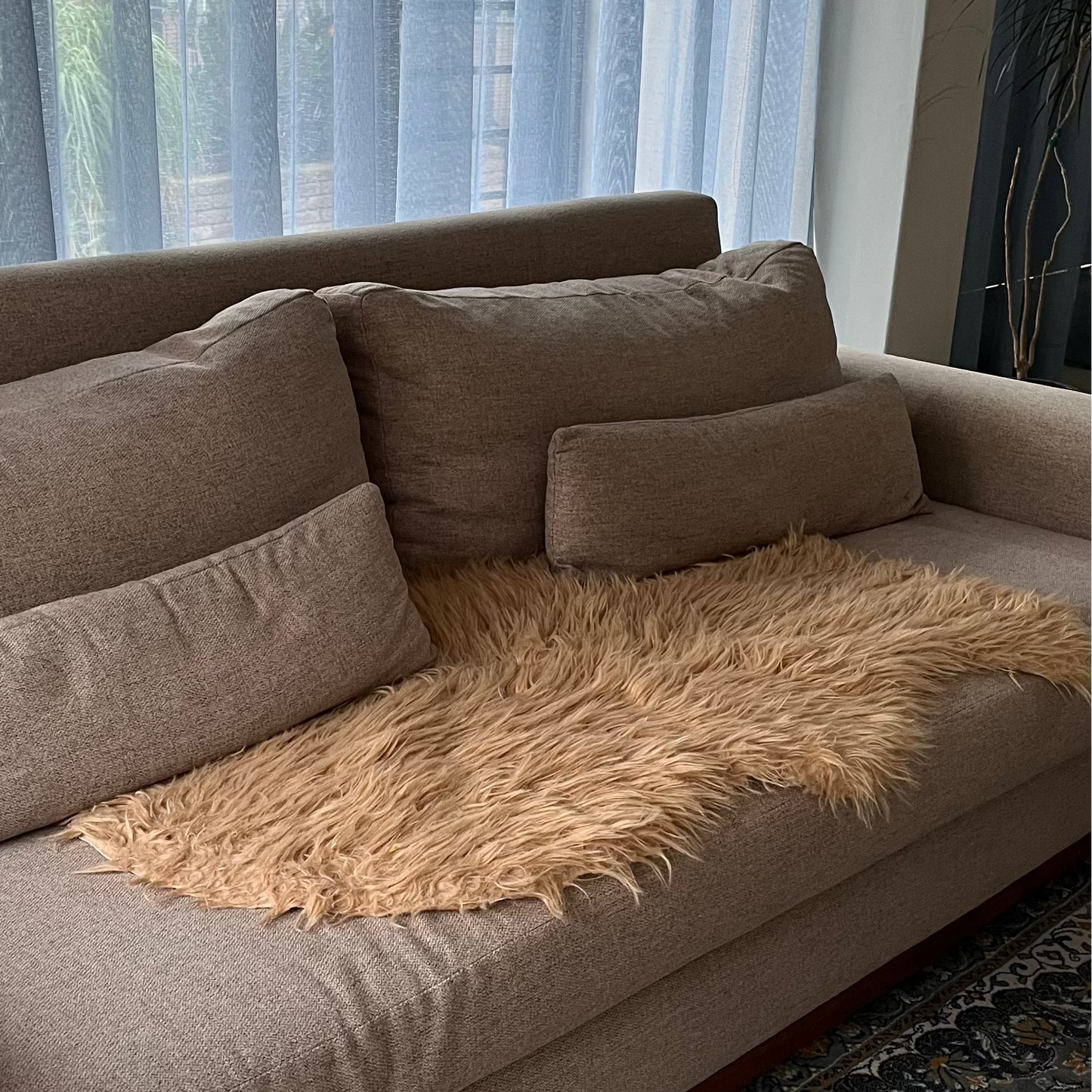 Halden fur- wavy fur, floor and couch rug